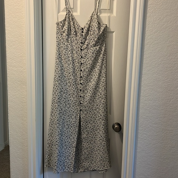 Zara button v-neck midi dress - Picture 7 of 10